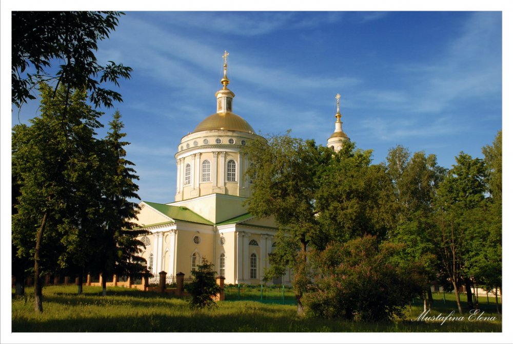 Церковь михаила архангела город. Михайло-Архангельский собор Орел. Михайло Архангельский собор города орла. Успенский собор Орел. Посадская Слобода Орел.