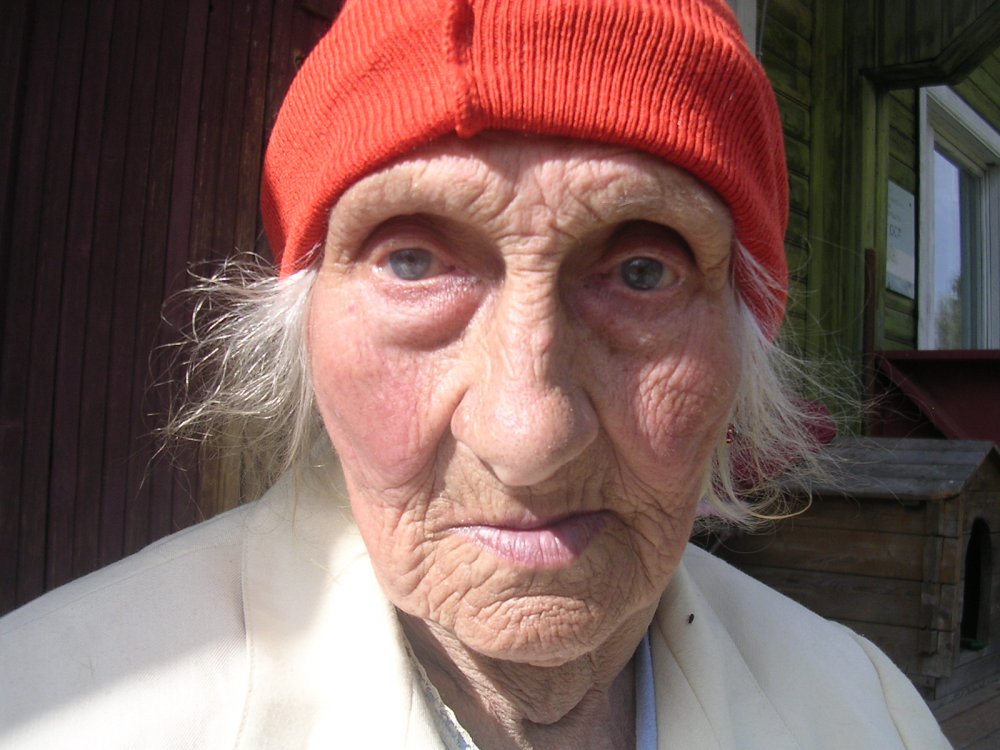 Быба. Баба Шура. Старая женщина с усами. Бабушка с усами.
