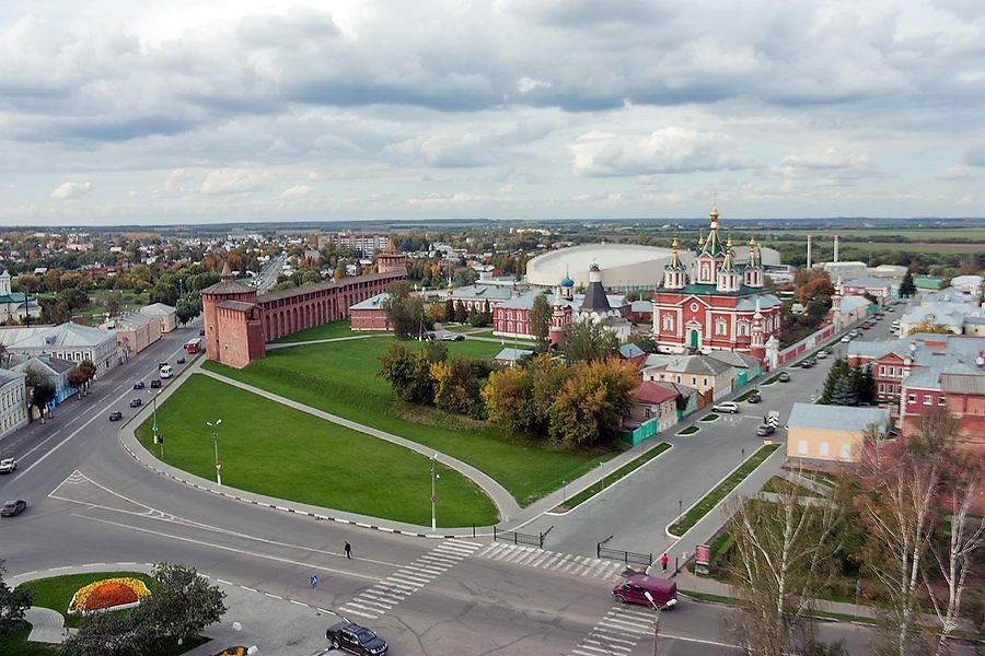 Где остановиться в коломне. Коломна панорама. Коломна город с высоты. Библиотека Лажечникова Коломна. Коломна панорама города.