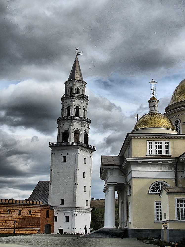 Невьянская башня. Невьянская башня 18 век. Невьянск Демидовых. Невьянск башня и храм. Невьянская архитектура.