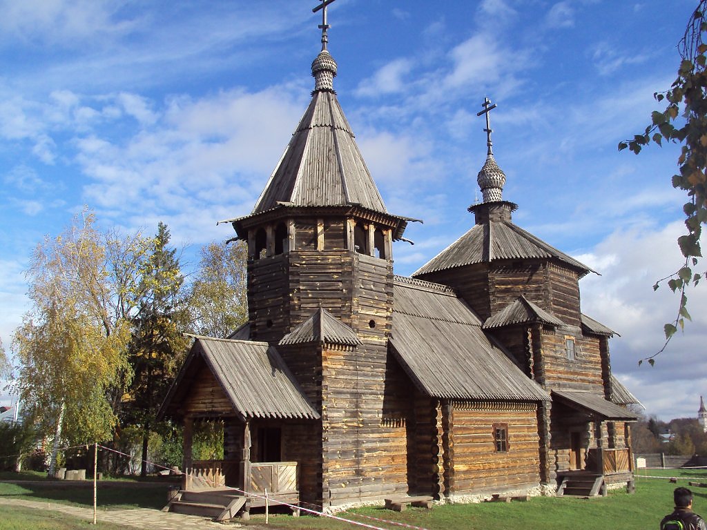 Единая церковь. Церковь без единого гвоздя Суздаль. Дом без единого гвоздя в Суздале. Преображенская Церковь Суздаль Кижи. Музей деревянного зодчества Суздаль без гвоздей.