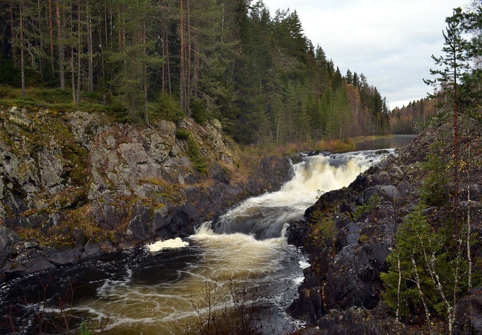 Водопад кивач как добраться. Кивач зимой. Водопад Кивач. Водопад Кивач в Карелии зимой. Кивач красивое яркое фото.