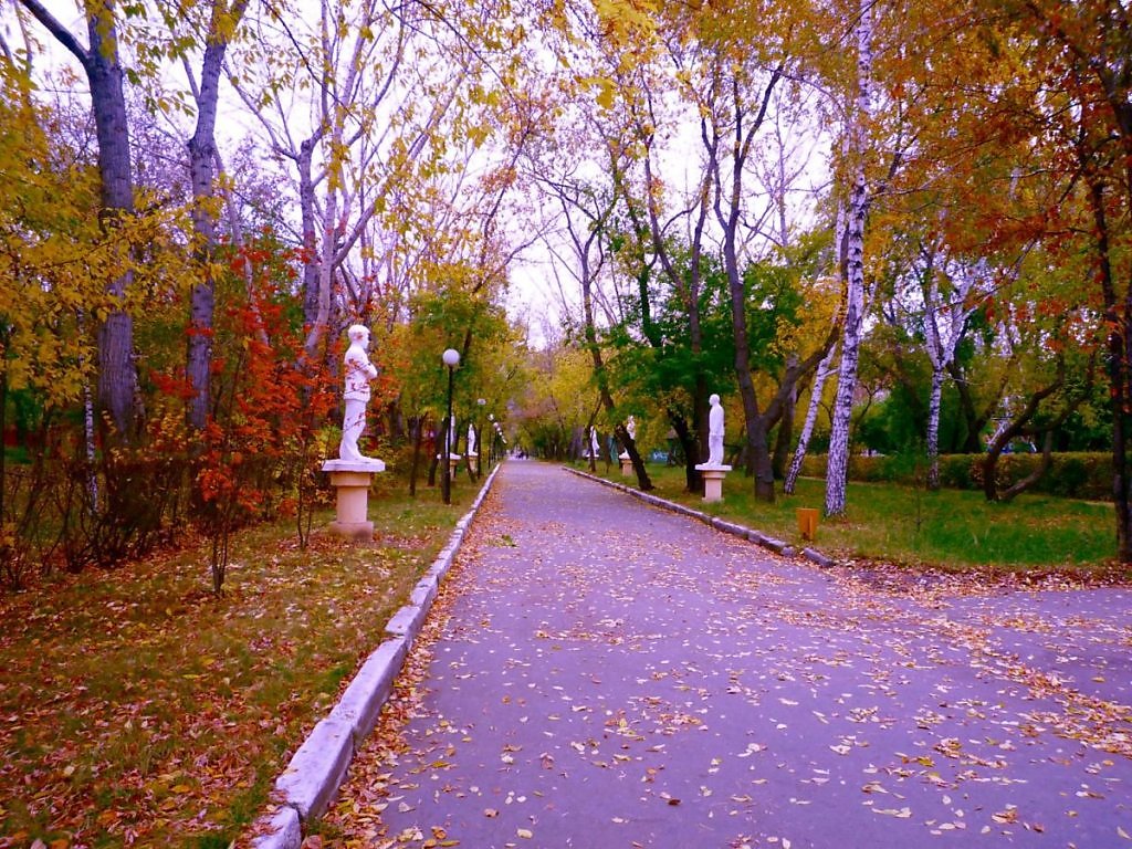 Улицы петропавловска. Петропавловск Казахстан парк. Петропавловск Казахстан старый парк. Центральный парк Петропавловск. Петропавловск парк Ленина.