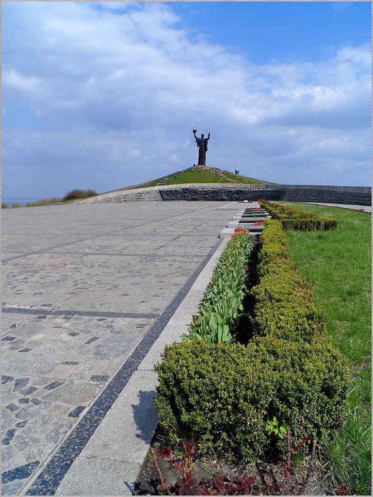 Холм славы. Холм славы Ялта. Холм славы Черкассы. Холм славы Питер. Холм славы Кузнецк.