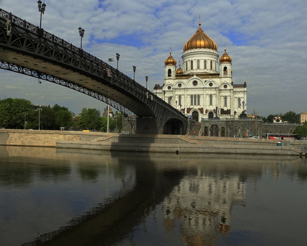 Пицца около храма христа спасителя