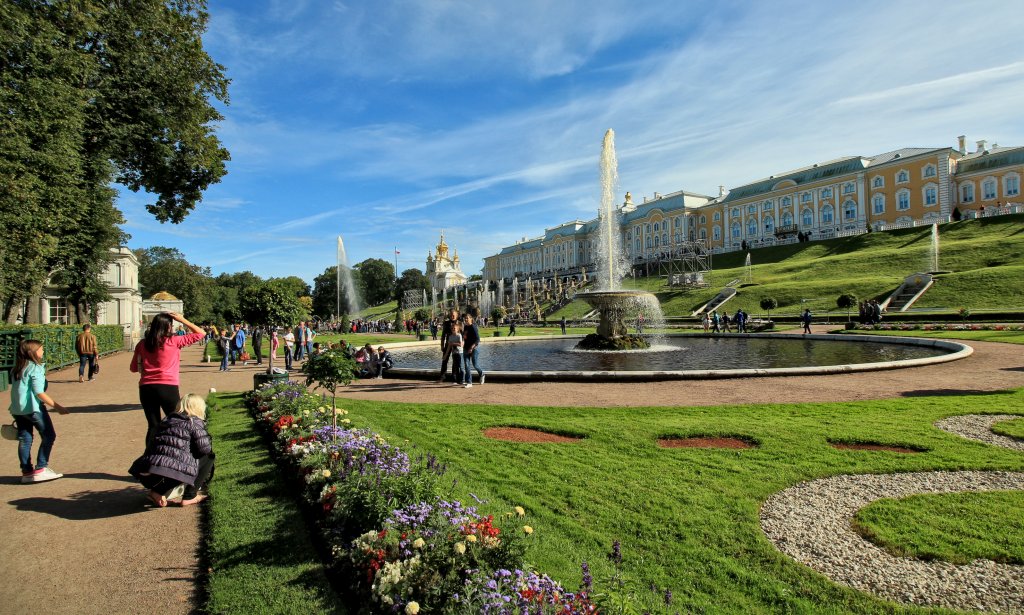 Солнечные часы в петергофе