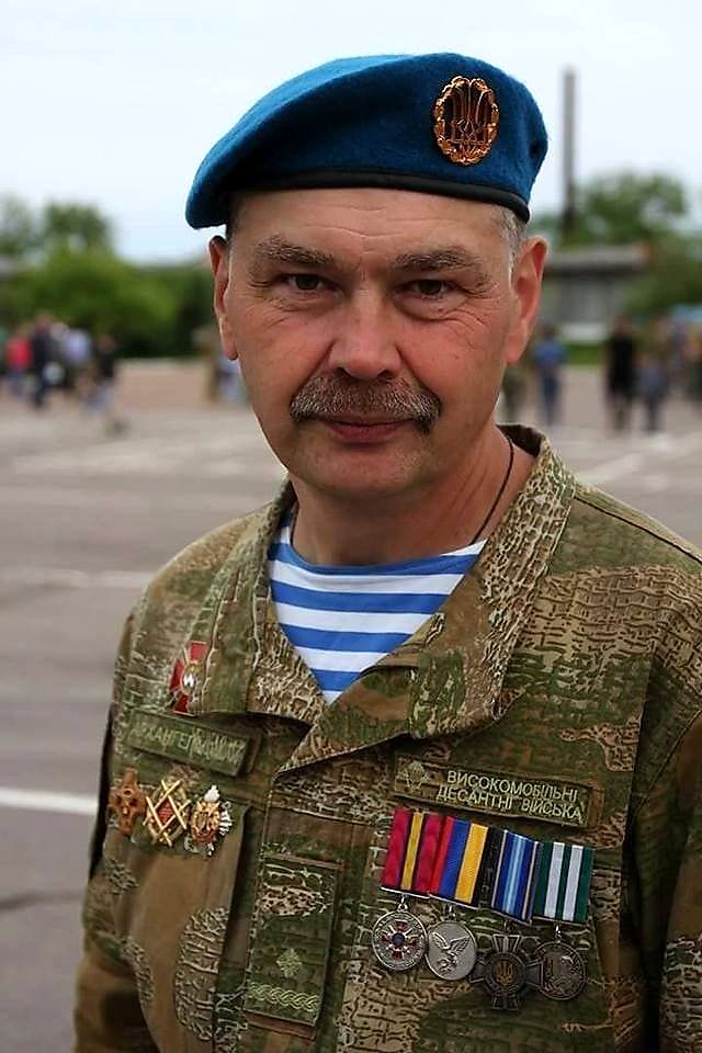 Герои украины. Медик ВДВ. Военврач ВДВ. Герой Украины. Национальные герои Украины.